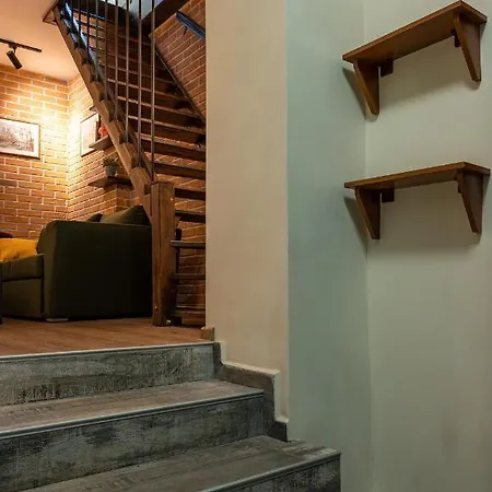 Apartpro Apartments, アパート
